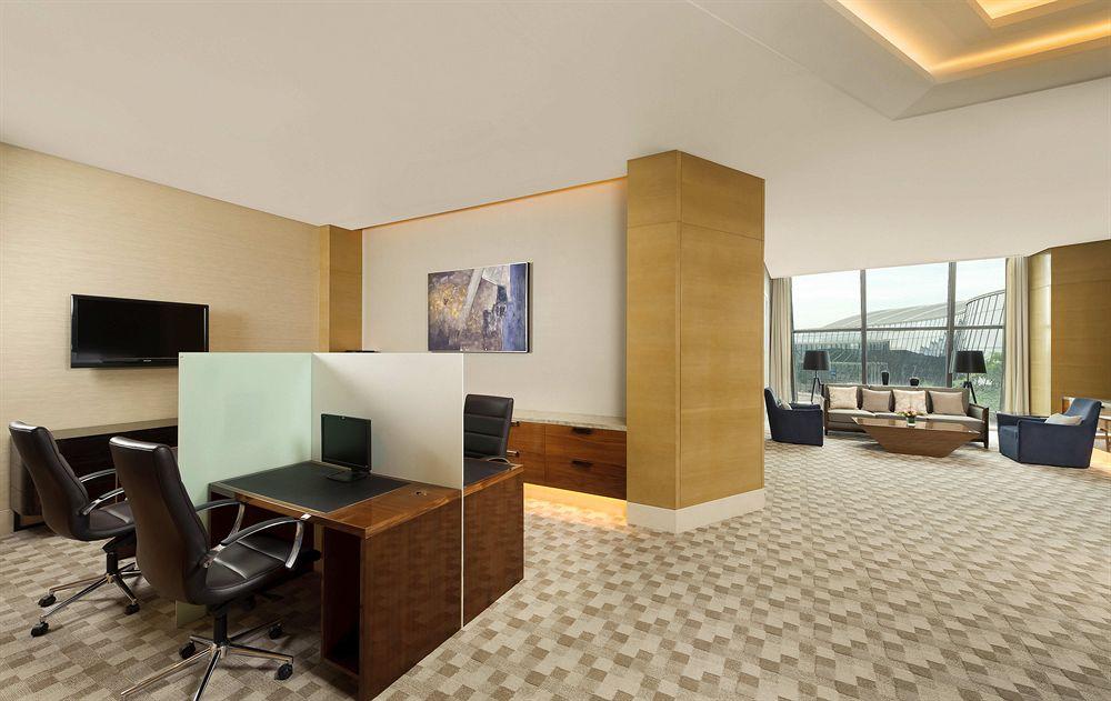 Sheraton Changchun Jingyuetan Hotel Exteriör bild