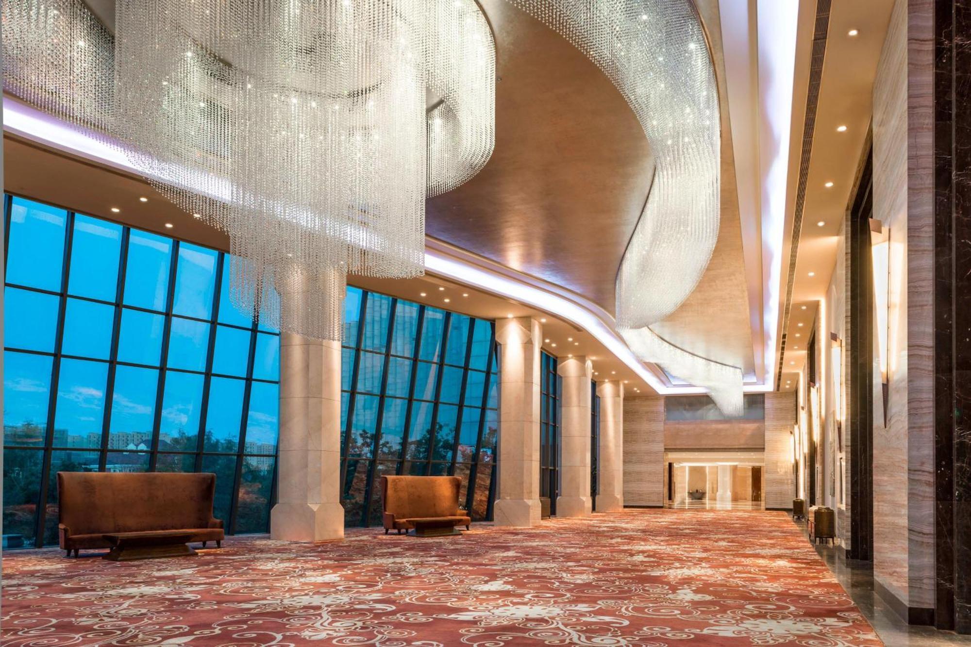 Sheraton Changchun Jingyuetan Hotel Exteriör bild