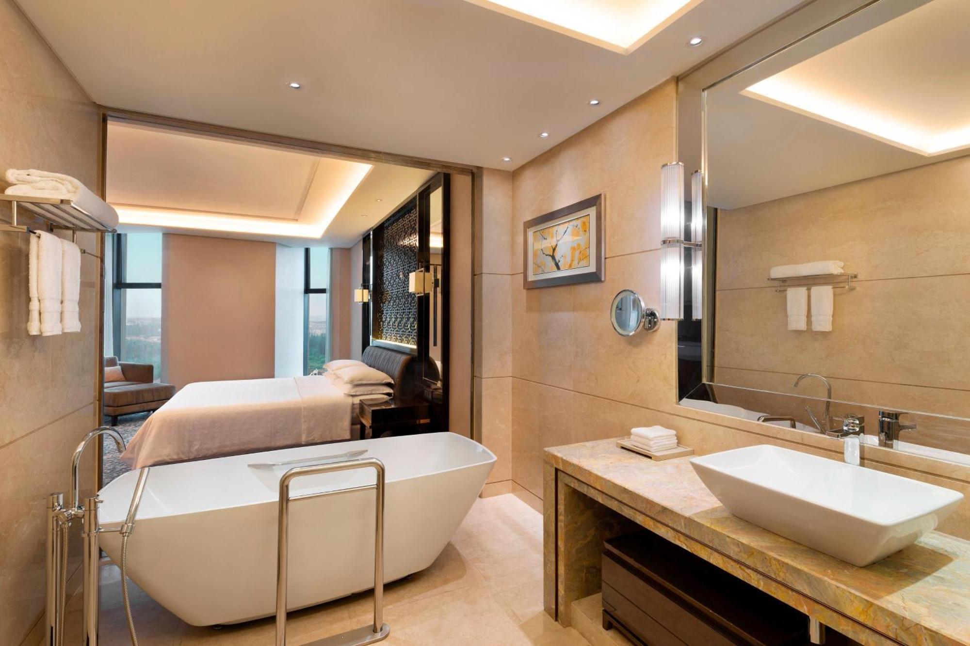 Sheraton Changchun Jingyuetan Hotel Exteriör bild