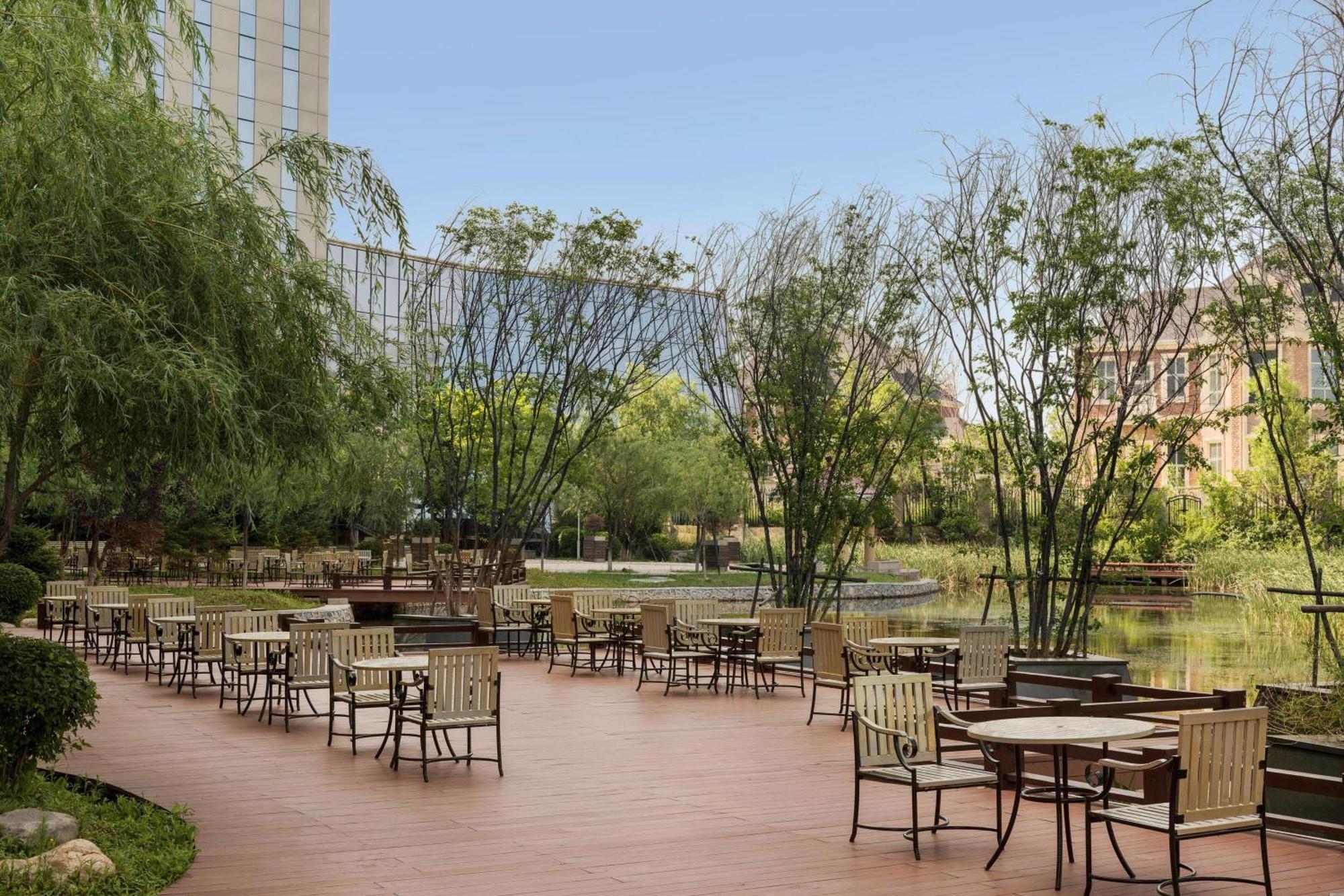 Sheraton Changchun Jingyuetan Hotel Exteriör bild