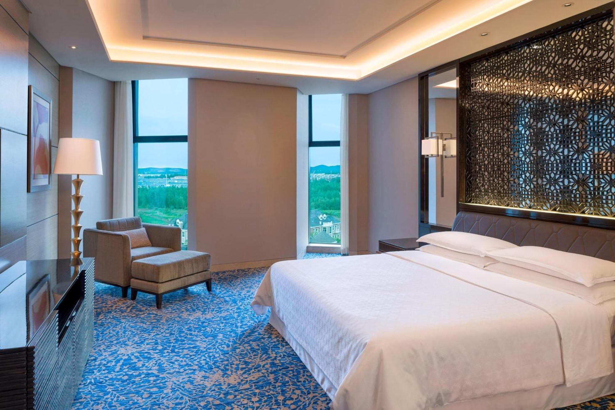 Sheraton Changchun Jingyuetan Hotel Exteriör bild