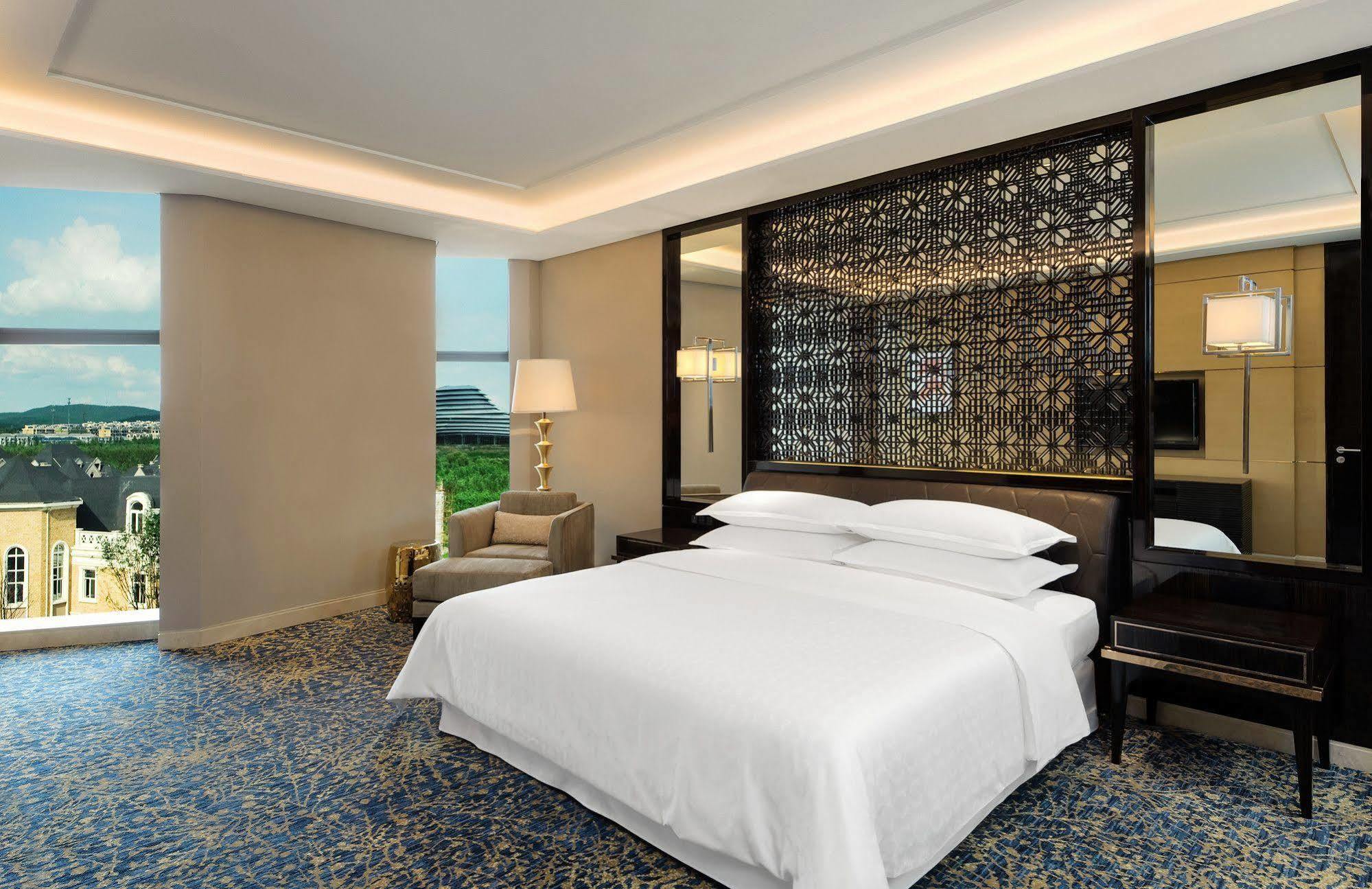 Sheraton Changchun Jingyuetan Hotel Exteriör bild