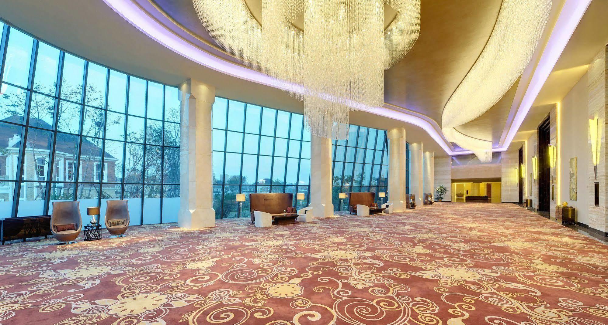 Sheraton Changchun Jingyuetan Hotel Exteriör bild